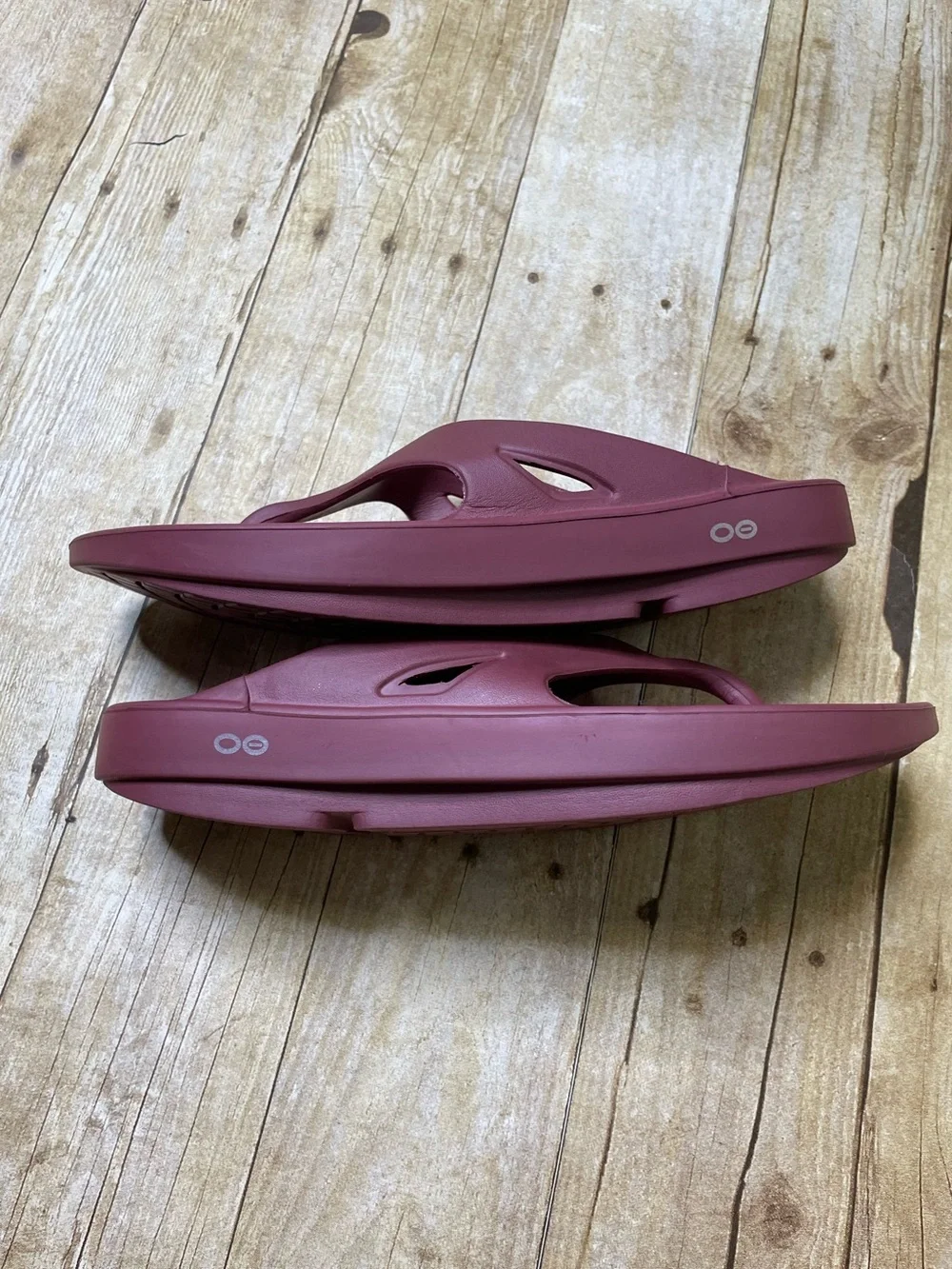 OOFOS Ooriginal Recovery Mauve Burgundy Flip Flop Thong